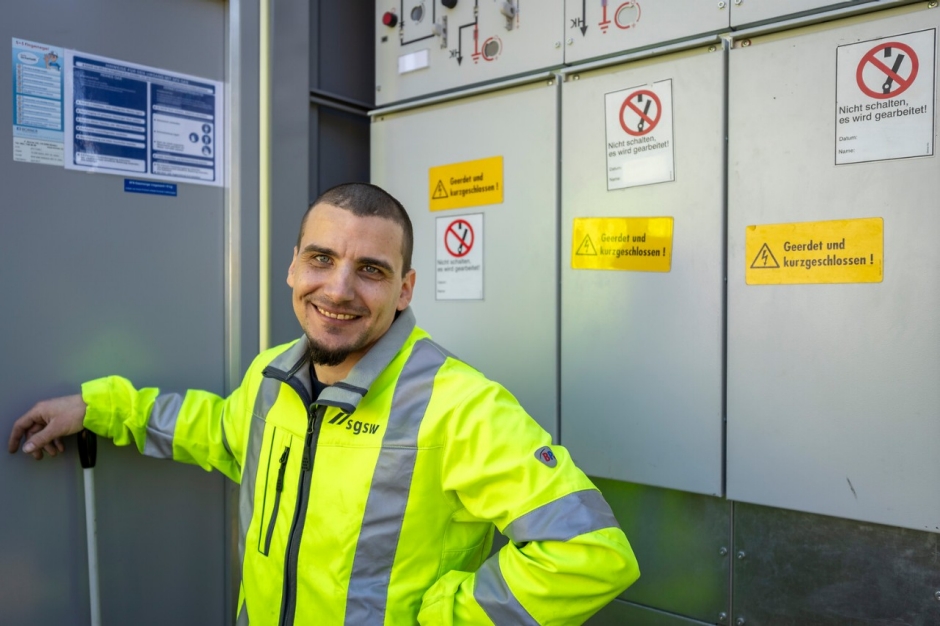 Remo Schifferle ist Elektro-Anlagenmonteur des Bereichs Netz Elektrizität und Telecom bei den St.Galler Stadtwerken.